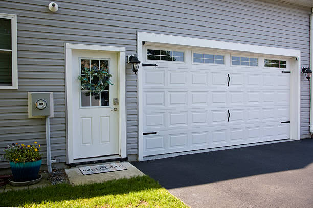 24/7 Emergency Garage Door Panel Replacement experts in Lakeside, TX
